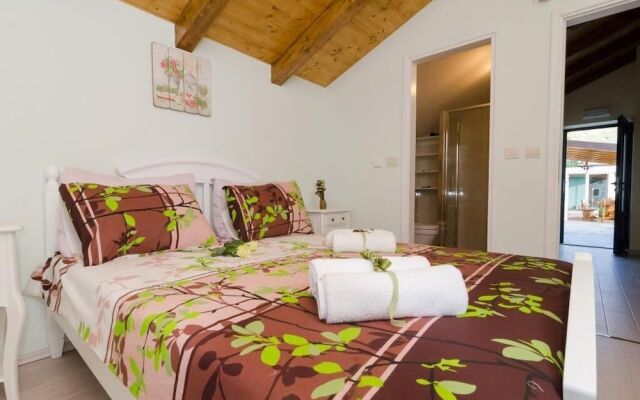 Villa Falcon Rook