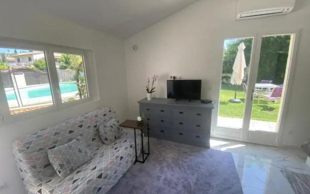 Studio Climatise Avec Piscine Et Jardin