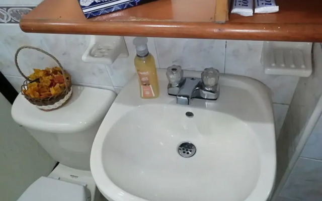 Bed & Breakfast Local Home