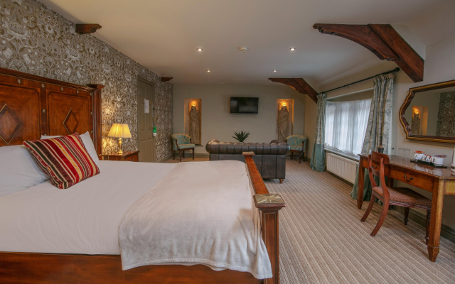 The George Hotel