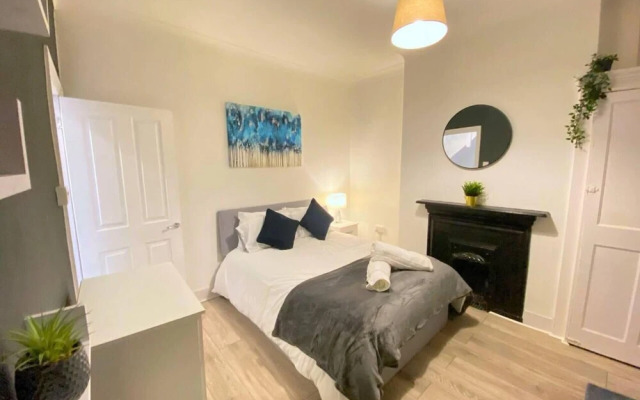Cosy, Modern House Nearby Seafront - Southend