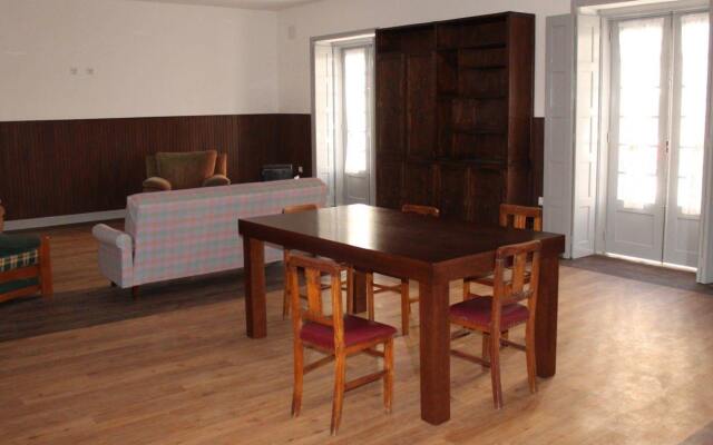 Be Coimbra Hostels