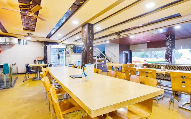 Hotel Raghumani Palace