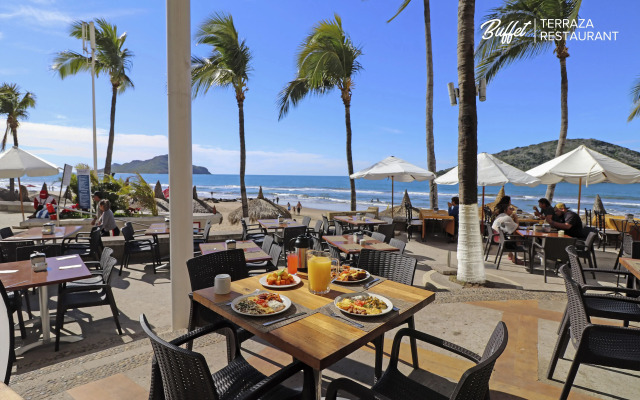 Oceano Palace Beach Resort