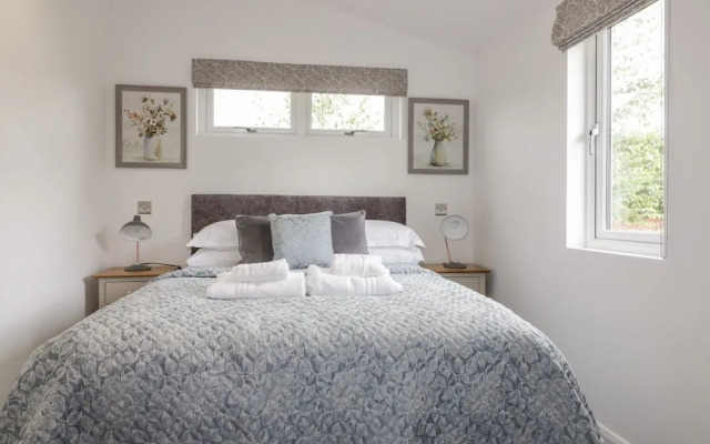 7 Meadow Retreat