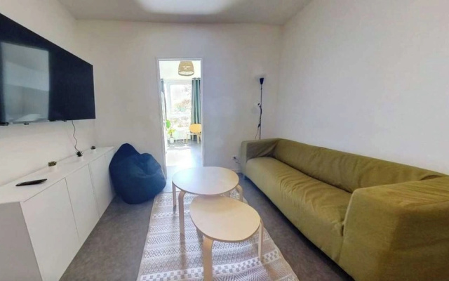 Private Room in a Shared Flat - Lyon 8 e