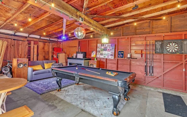 Brick & Creek House 3 Bedroom Home