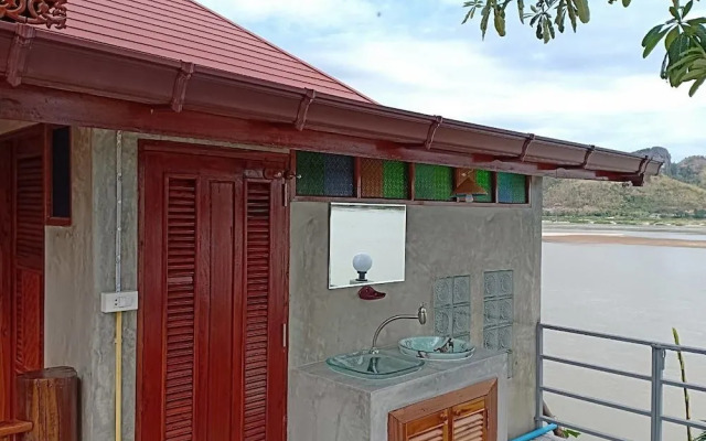 Rim Nam Kong Homestay & Campsite