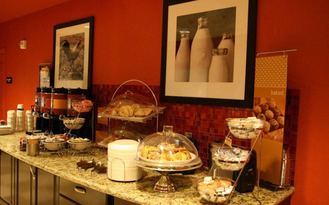 Hampton Inn & Suites Phoenix Chandler-Fashion Center AZ