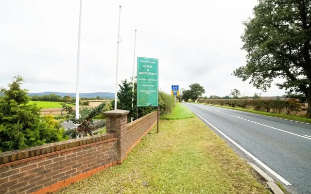 OYO White Horse Lodge Hotel