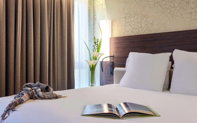 Mercure Paris Arc de Triomphe Etoile