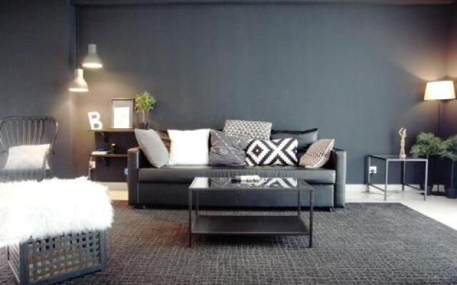 M23 Home Away - BLACK . WHITE Designer Space