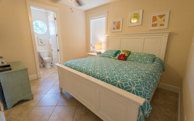 South Seas Apartment 6