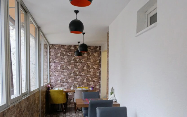 Konuk Hotel