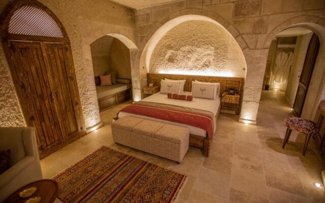 Nino Cave Suites