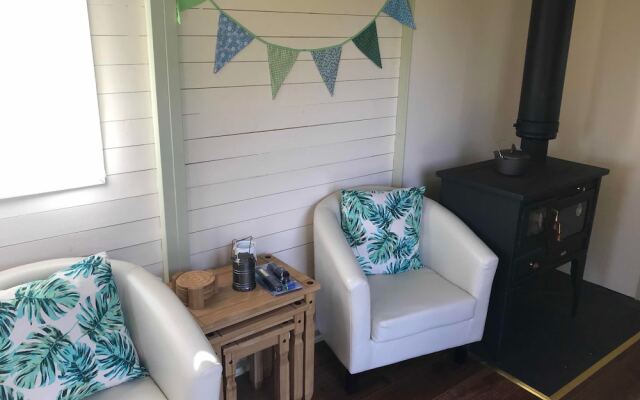 Elton Barn Fishery & Retreat