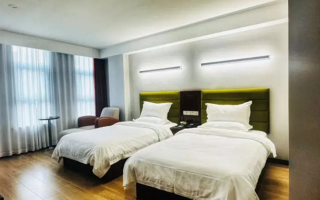 Tianjin Jinting Yuhua Hotel