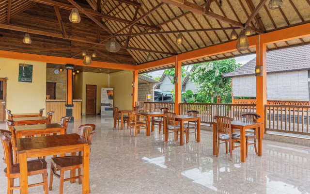 Rijet Villa Beach & Restaurant
