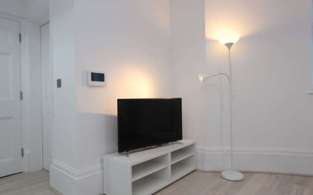 1 Kings Road Executive Studio Apartment