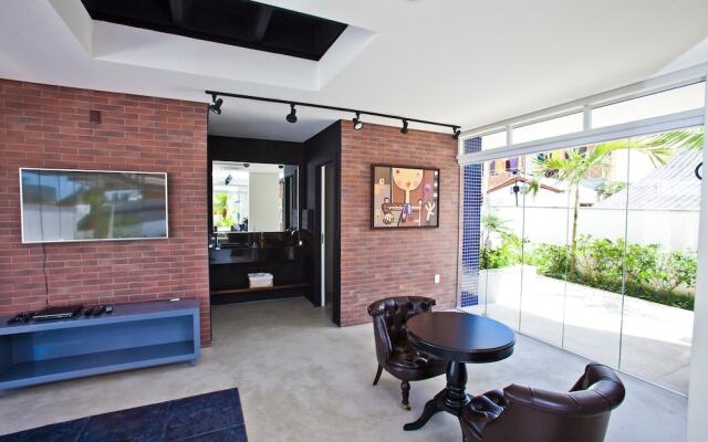 FL002 2 Bedroom Apartment By Senstay