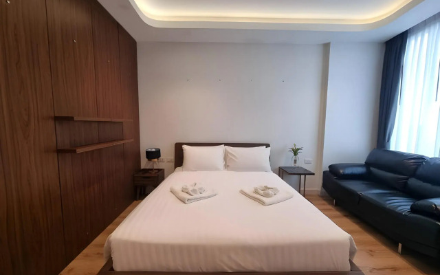 Play Poshtel & Cafe (SHA Certified)