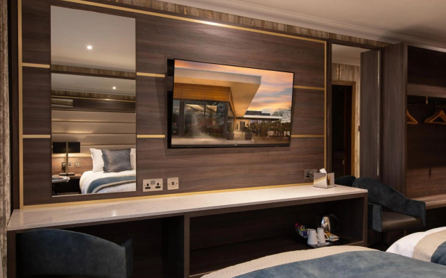 Carlton Hotel