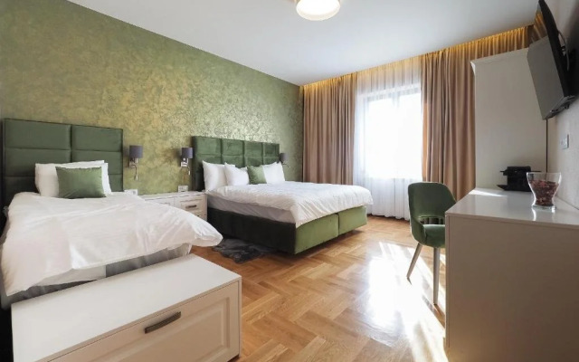 . Boutique Central (Camere de inchiriat)