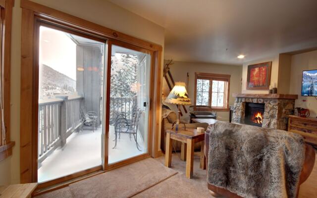 Expedition Station 8603 by SummitCove Vacation Lodging