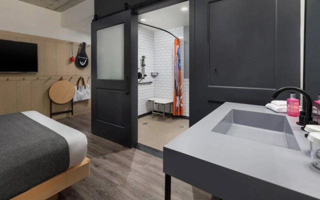 Moxy Boston Downtown