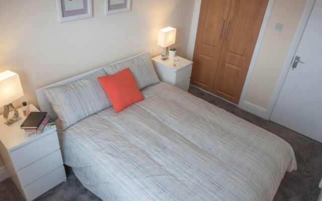 Central Dublin 2 Bedroom Flat