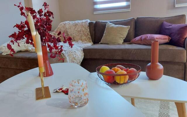 Veria Panorama Luxury Suite with Garden 2