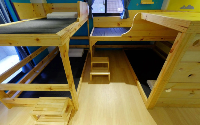 Leo ho Hostel