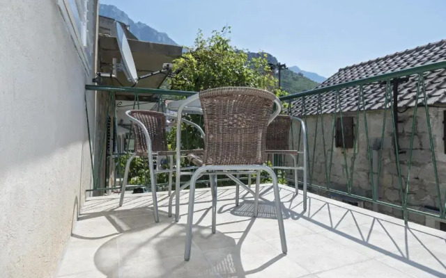 Spacious Apartment Krvavica