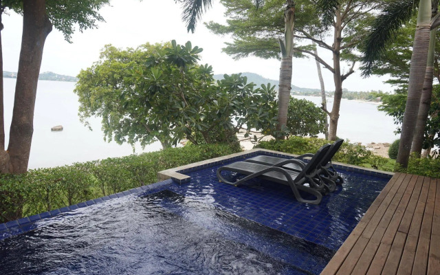 Replay Pool Villa