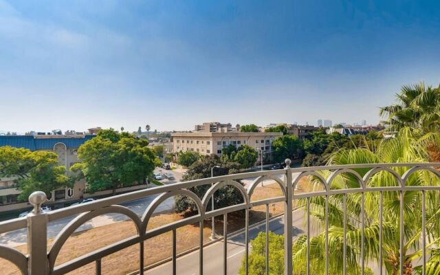 Beverly Hills/Weho Amazing Penthouse 2BR Across From Cedars Sinai (BW-4)