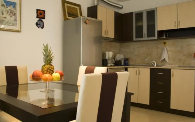 Sunny House Apart Hotel