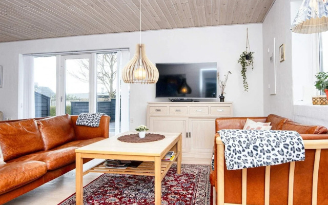 6 Person Holiday Home in Borkop