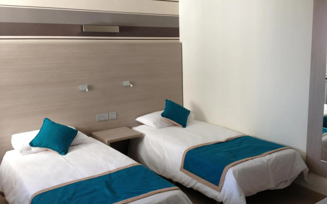 Day's Inn Hotel and Residence
