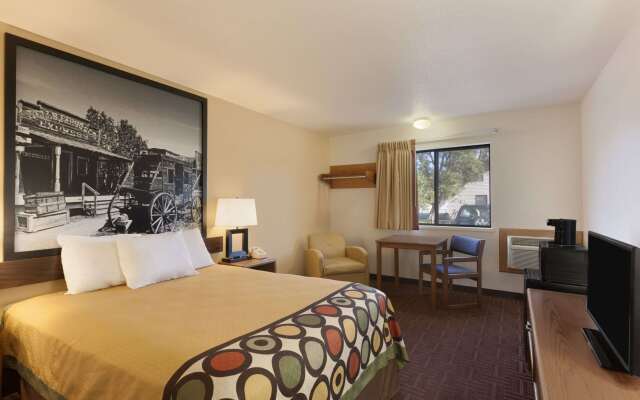 Super 8 by Wyndham Wall