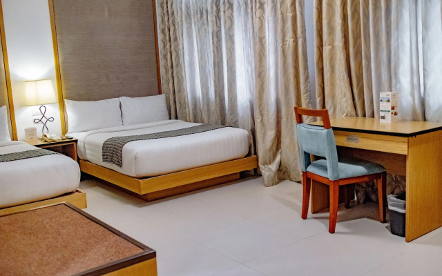 Crown Regency Courtyard Resort