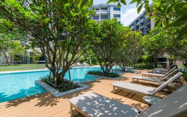 Blossom Sathorn by Plearn