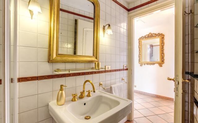 Corso Vittorio 315 with Balcony