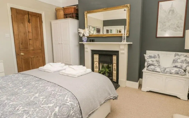 Londesborough Cottage