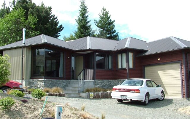 18 St James Avenue