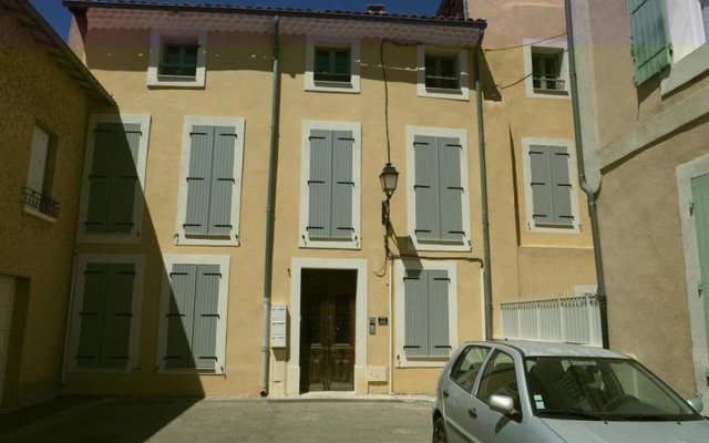 Cozy Nest In The Center Of Isle Sur La Sorgue For 4 People