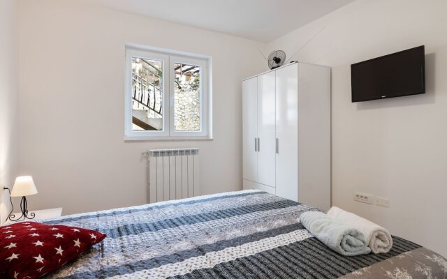 Lovely Apartment in Veprinac With Private Terrace