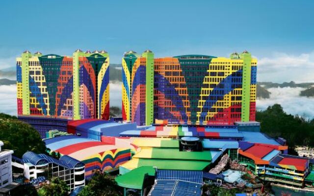 Windmill Upon Hills Genting by Widebed
