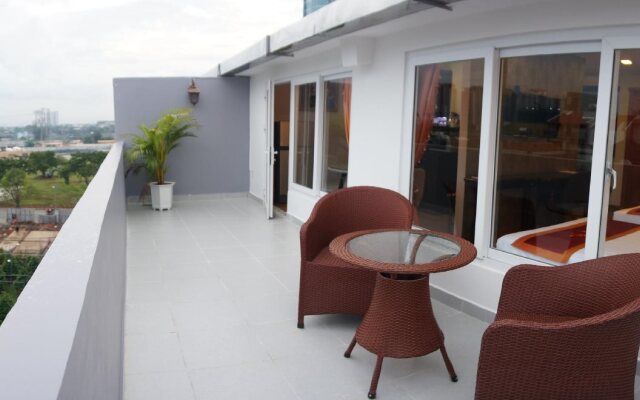 Collection O Emerald Luxury Apartment - Near SECC