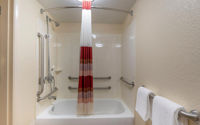 Red Roof Inn Cleveland - Mentor/ Willoughby