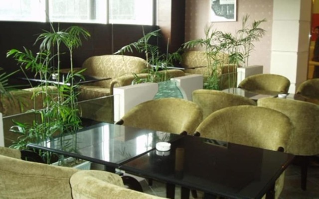 Jiarong Apartment Hotel